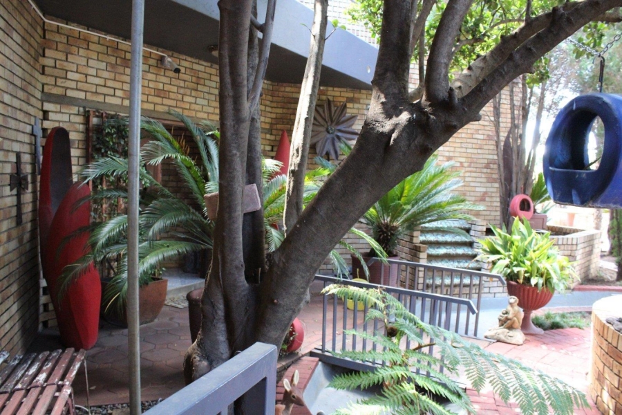 6 Bedroom Property for Sale in Van Der Hoff Park North West